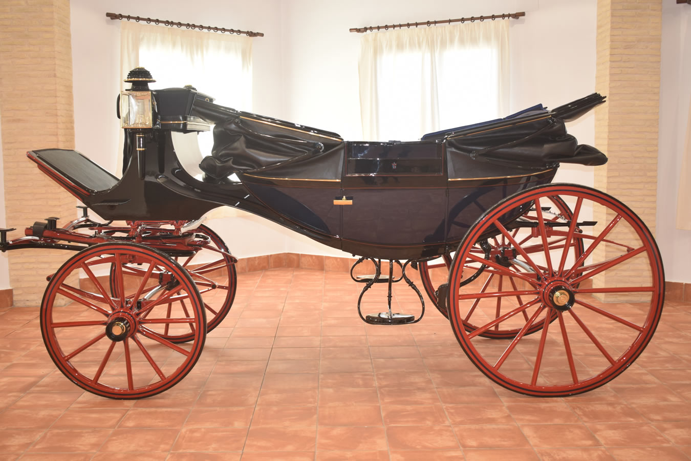 170-restoration-carriage-landau-detail-3